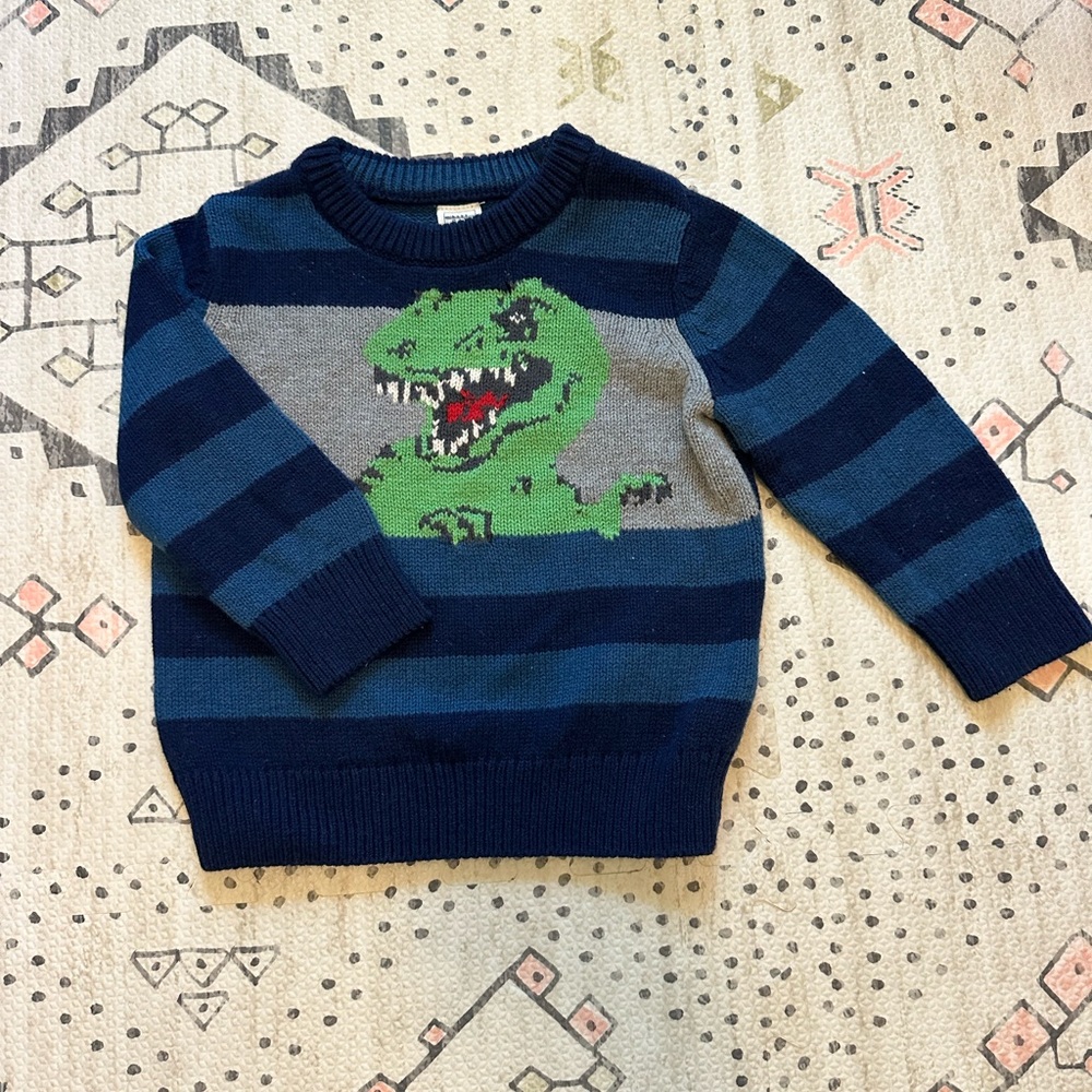 12-18M
baby Gap Dino sweater
Play condition (small hole)